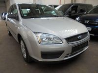 Gebraucht Ford Focus Trend 101 PS (74 kW) 2006 Silber Limousine