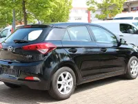 Gebraucht Hyundai i20 75 PS (55 kW) 2017 Schwarz Limousine
