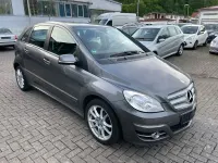 Gebraucht Mercedes B180 Avantgarde 116 PS (85 kW) 2010 Grau Van / Kleinbus