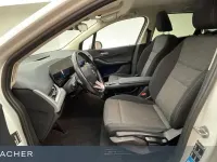 Gebraucht BMW 218 Active Tourer 136 PS (100 kW) 2023 Weiß Van / Kleinbus
