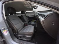 Gebraucht VW Passat Business 150 PS (110 kW) 2023 Grau Kombi