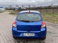Gebraucht Renault Clio II Authentique 75 PS (55 kW) 2009 Blau Kleinwagen