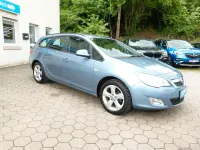 Gebraucht Opel Astra 101 PS (74 kW) 2011 Blau Kombi