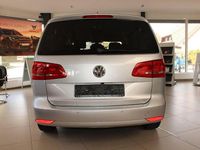 Gebraucht VW Touran Highline 140 PS (102 kW) 2015 Silber Van / Kleinbus