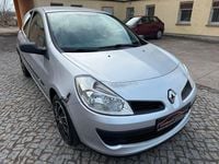 Gebraucht Renault Clio III Expression 75 PS (55 kW) 2006 Silber Limousine