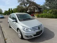 Gebraucht Mercedes B180 116 PS (85 kW) 2011 Silber Van / Kleinbus