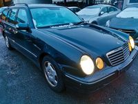 Gebraucht Mercedes E240 Elegance 170 PS (125 kW) 2001 Blau Kombi