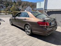 Gebraucht Mercedes E220 Edition 170 PS (125 kW) 2014 Braun Limousine