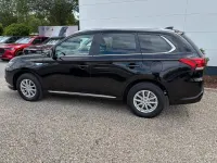 Gebraucht Mitsubishi Outlander P-HEV Plus 121 PS (88 kW) 2017 Schwarz SUV