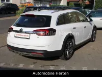 Gebraucht Opel Insignia Country Tourer 163 PS (119 kW) 2013 Weiß Kombi