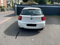 Gebraucht BMW 114 105 PS (77 kW) 2013 Weiß Kleinwagen