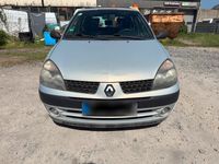 Second-hand Renault Clio II 98 CP (72 kW) 2003 Hatchback