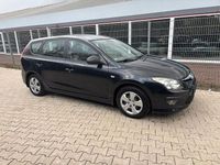 Gebraucht Hyundai i30 126 PS (92 kW) 2011 Schwarz Kombi