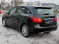 Gebraucht Mercedes B180 122 PS (89 kW) 2015 Schwarz Van / Kleinbus
