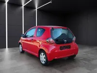 Gebraucht Toyota Aygo City 68 PS (50 kW) 2010 Rot Kleinwagen