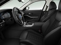 Gebraucht BMW 330e Advantage 292 PS (214 kW) 2022 Bmw 330e touring aut. advantag (schwarz) Kombi