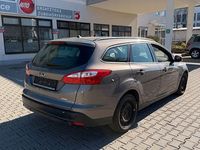 Używany Ford Focus SYNC Edition 125 KM (91 kW) 2014 Brązowy Sedan/Limuzyna