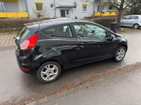 Gebraucht Ford Fiesta 80 PS (58 kW) 2014 Schwarz Kleinwagen
