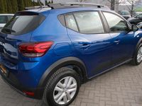 Gebraucht Dacia Sandero Expression 91 PS (66 kW) 2024 Blau Van / Kleinbus