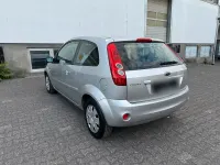 Gebraucht Ford Fiesta 60 PS (44 kW) 2007 Silber Kleinwagen