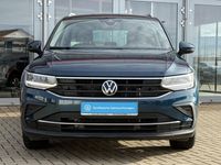 Gebraucht VW Tiguan Active 150 PS (110 kW) 2022 Blau metallic SUV