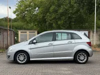 Gebraucht Mercedes B180 116 PS (85 kW) 2009 Silber Van / Kleinbus