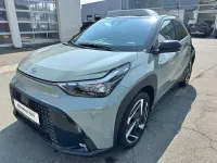 Gebraucht Toyota Aygo X 116 PS (85 kW) 2026 Urban khaki / night sky black SUV