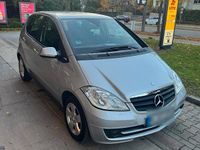 Gebraucht Mercedes A160 95 PS (69 kW) 2011 Silber Kleinwagen