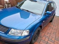 Gebraucht VW Passat Basis 90 PS (66 kW) 1999 Blau Kombi