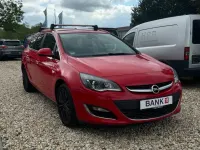 Gebraucht Opel Astra Innovation 101 PS (74 kW) 2013 Rot Kombi