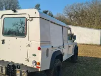 Gebraucht Land Rover Defender 122 PS (89 kW) 2010 Weiß Pickup