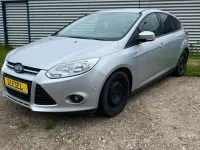 Gebraucht Ford Focus Trend 140 PS (102 kW) 2013 Grau Limousine