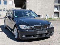 Gebraucht BMW 320 177 PS (130 kW) 2008 Schwarz Kombi