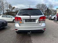 Gebraucht Fiat Freemont 170 PS (125 kW) 2012 Colore esterno (grigio argento SUV