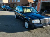 Używany Mercedes E280 193 KM (141 kW) 1995 Niebieski Kombi