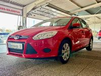 Gebraucht Ford Focus Ambiente 86 PS (63 kW) 2014 Rot Limousine