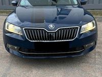 Gebraucht Skoda Superb Style 190 PS (139 kW) 2016 Blau Kombi