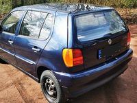 Gebraucht VW Polo 60 PS (44 kW) 1997 Blau Kleinwagen