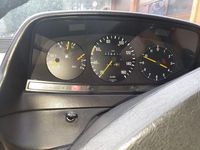 Gebraucht Mercedes 200 82 PS (60 kW) 1982 Rot Limousine