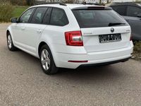 gebraucht Skoda Octavia Combi 2.0 TDI DSG Style NAVI+SMART-LINK+