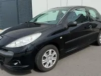 Gebraucht Peugeot 206 60 PS (44 kW) 2010 Schwarz Limousine