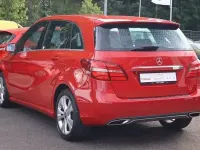 Gebraucht Mercedes B200 Urban 156 PS (114 kW) 2017 Rot Kleinwagen