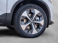 Neu Volvo XC40 Plus 163 PS (119 kW) 2026 Weiß SUV