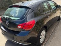 Gebraucht Opel Astra 116 PS (85 kW) 2014 Schwarz Limousine