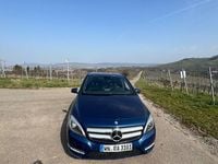 Gebraucht Mercedes B200 156 PS (114 kW) 2012 Blau Van / Kleinbus