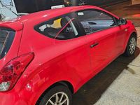 Gebraucht Hyundai i20 88 PS (64 kW) 2012 Rot Kleinwagen