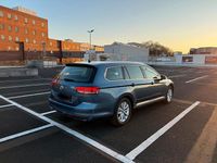 Gebraucht VW Passat 150 PS (110 kW) 2015 Blau Kombi