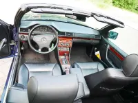 Gebraucht Mercedes E200 Classic 136 PS (100 kW) 1995 Blau Cabrio