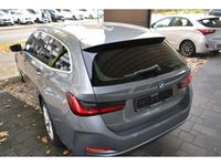 Gebraucht BMW 318 Shadowline 150 PS (110 kW) 2024 Grau Kombi