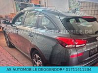 Gebraucht Hyundai i30 Select 116 PS (85 kW) 2021 Grau Kombi